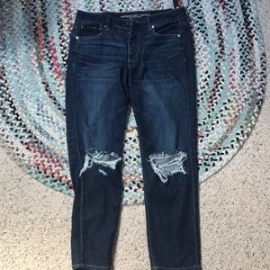 American Eagle Tomgirl Ripped Jeans Like New